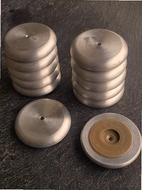 12x Edle Möbelgleiter aus massivem Alu, Möbelfüße - Sofa, Sessel