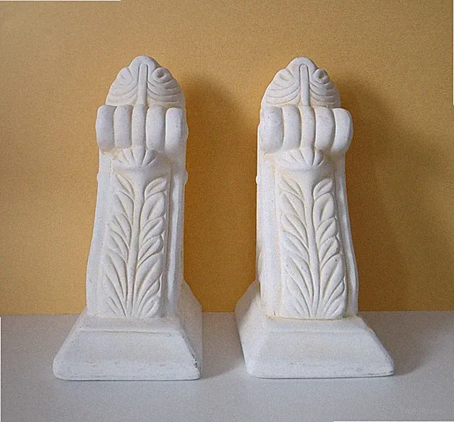 2 elegante Stuckkonsolen Wandkonsolen aus Gips Barock-Stil (2er Set)
