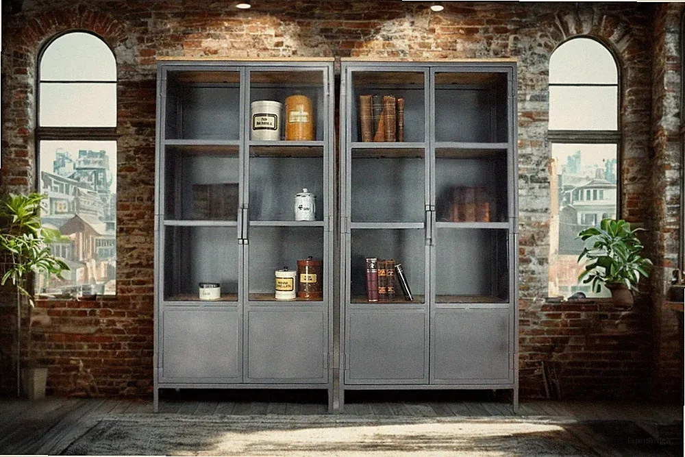 2 massive große Industrie-Design Vitrinen aus Eisen und Teakholz