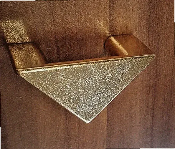 2 Stück Möbelgriffe BA 32 mm Schubladengriff Kunststoff gold dreieckig Art Deco