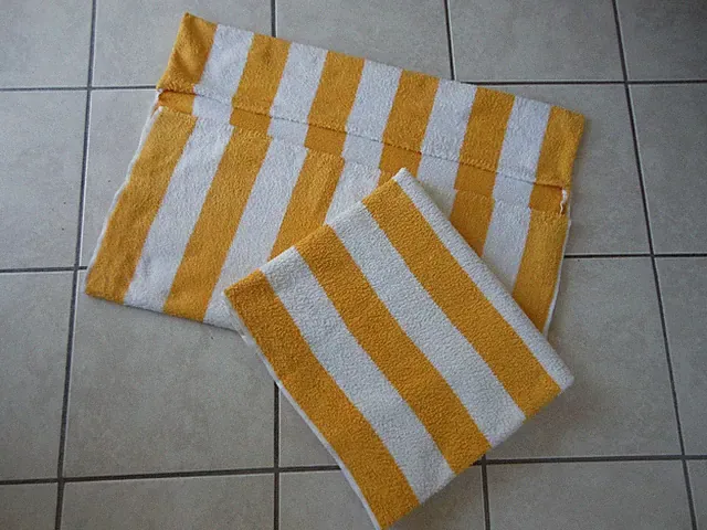 2 x Handtuch mit Kapuze Schonbezug für Gartenliege Strandliege 80 x 190 cm