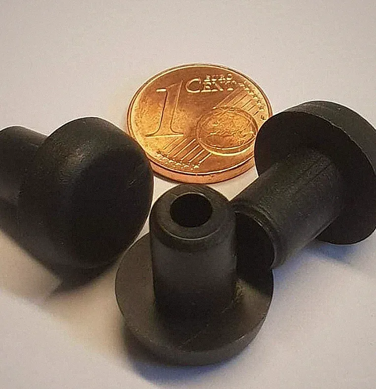 24 x Gleiter Möbelfüße Kunststoff Ø15x5 mm hoch mit Zapfen Ø 8 mm z.einpressen