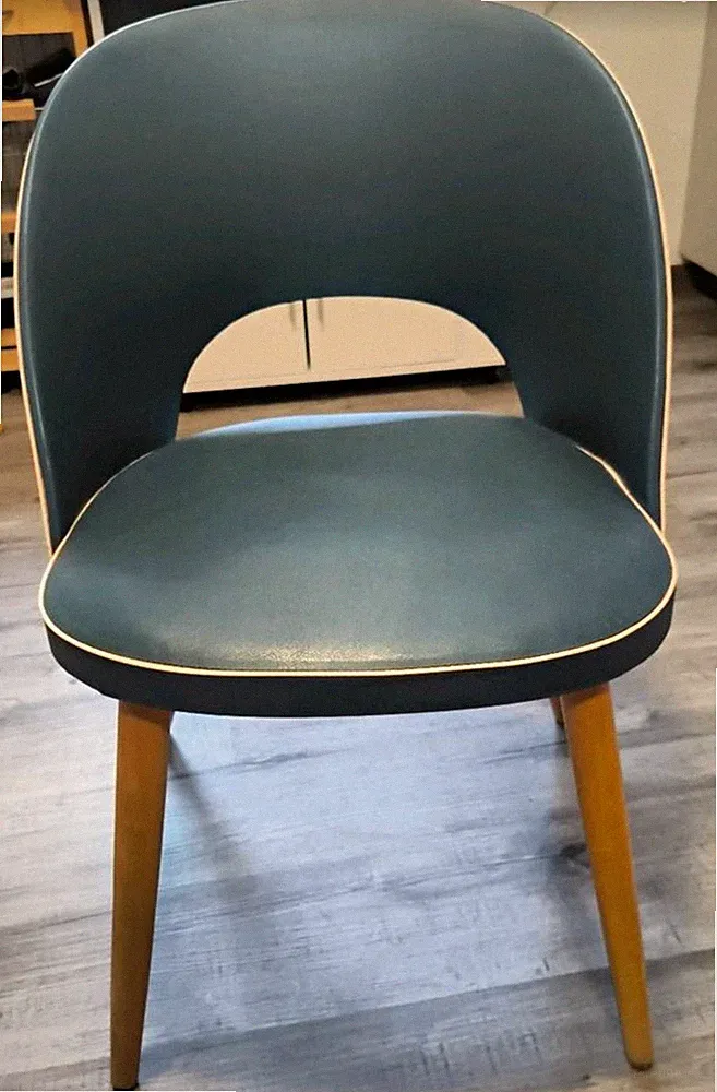 2x Mid-Century-Cocktailsessel gefedert, blau, Holzbeine, 50x50x45cm