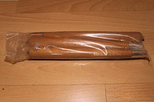 3 Stück Möbelfüße aus Hartholz mit Metallkappe und Gewindestift