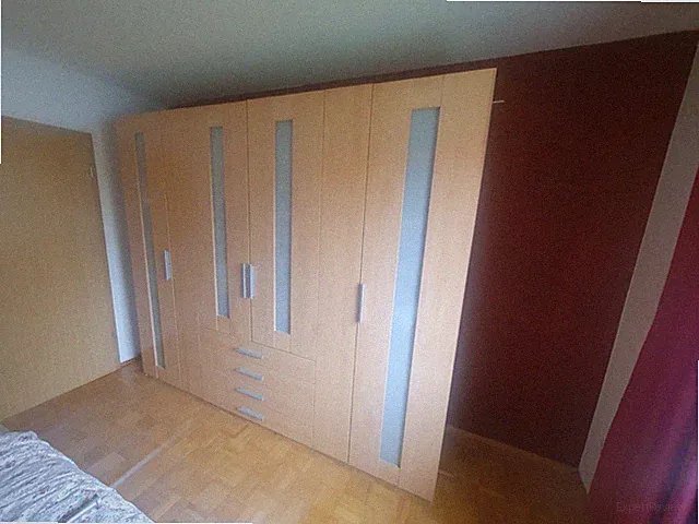 4-Flügel Kleiderschrank In Guten Zustand , Selbst Abholer