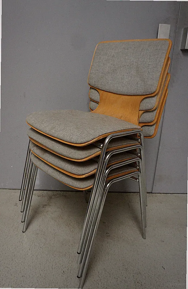 4 Kaiser Sitzmöbel Stuhl Stühle Stapelstühle 80er Jahre Wegner Ära (F23-1258)