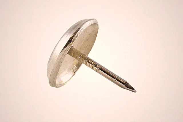 4 x Möbelgleiter Stahl vernickelt 20 mm Metallgleiter mit Nagel Stahlgleiter