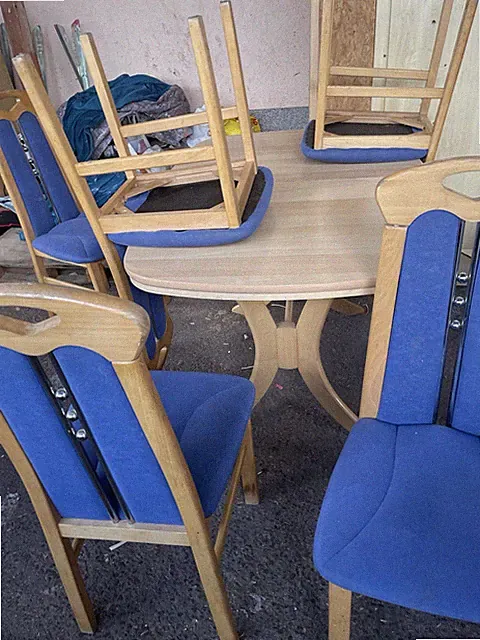 5-tlg. Esszimmer-Set ovaler Esstisch helles Holz & 4 blaue Polsterstühle