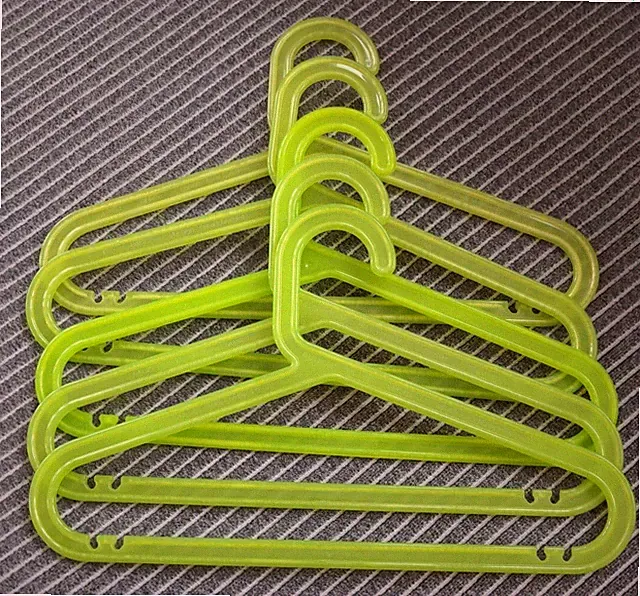 5er Set Kinder Bügel Kinderkleiderbügel 5 Stück bunt grün Kunststoff Ikea TOP
