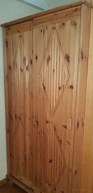 6- teiliges Schlafzimmerset. Bettgestell 180x200, 2 NS und 3 Schränke