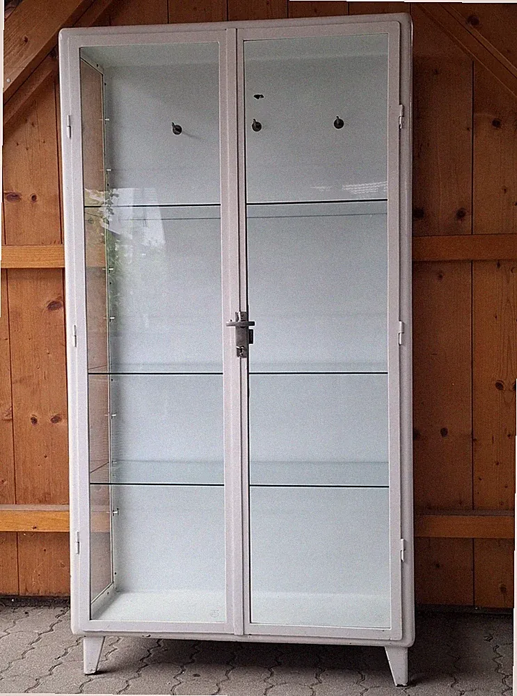 Alter ORIGINAL Arztschrank Metallvitrine Design Möbel 8 weiß Loft