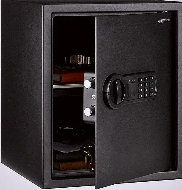 Amazon Basics 40L Stahltresor Zahlenschloss Regal schwarz