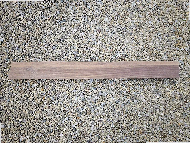 Amerikanischer Schwarznuss Bohle gehobelt rundum Hartholz Brett 700 x 70 x 40 mm PAR