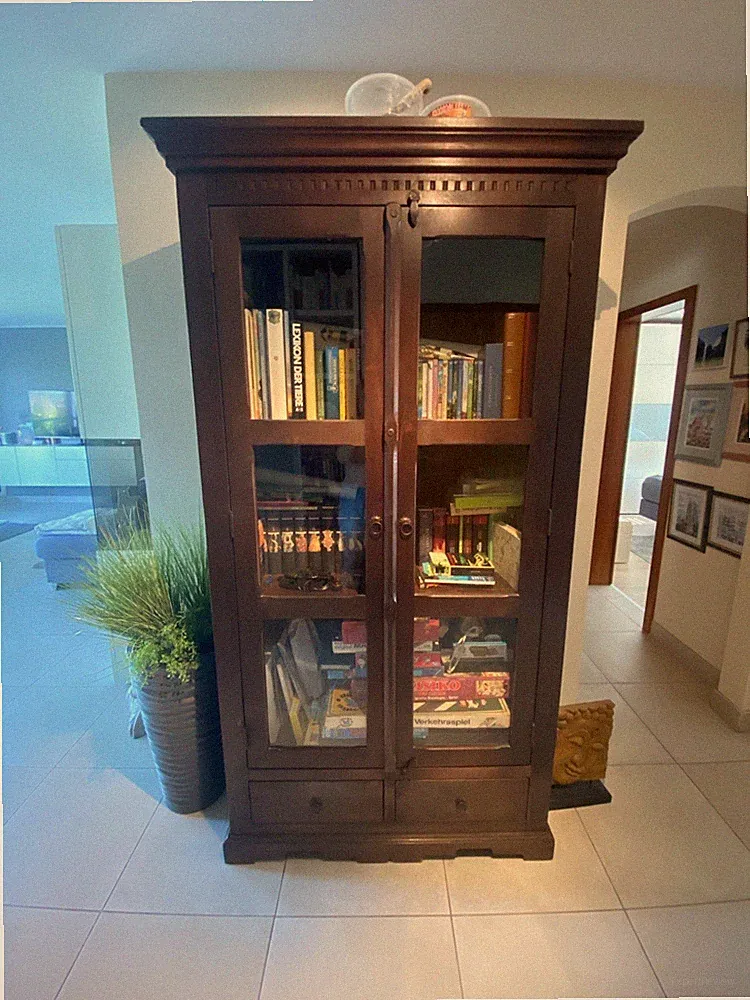 Antiker Dunkler Massivholz Schrank Kolonialstil - Vintage Landhausmöbel