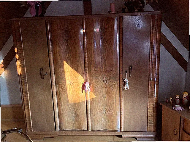 Antiker Kleiderschrank 3türig Nussbaumfunier Ca. 1930-1940 BxTxH 190x60x180