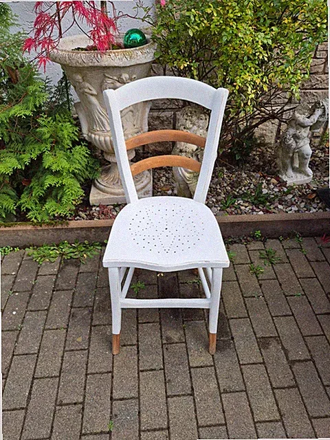 Antiker Stuhl Esszimmerstuhl Küchenstuhl Landhausmöbel shabby weiß vintage