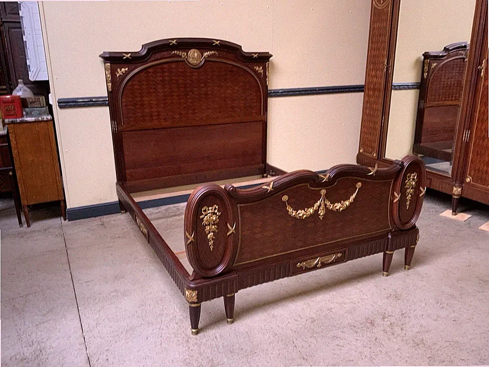 Antikes Jugendstil Prunk Bett, feuervergoldete Bronze - Lieferung möglich!