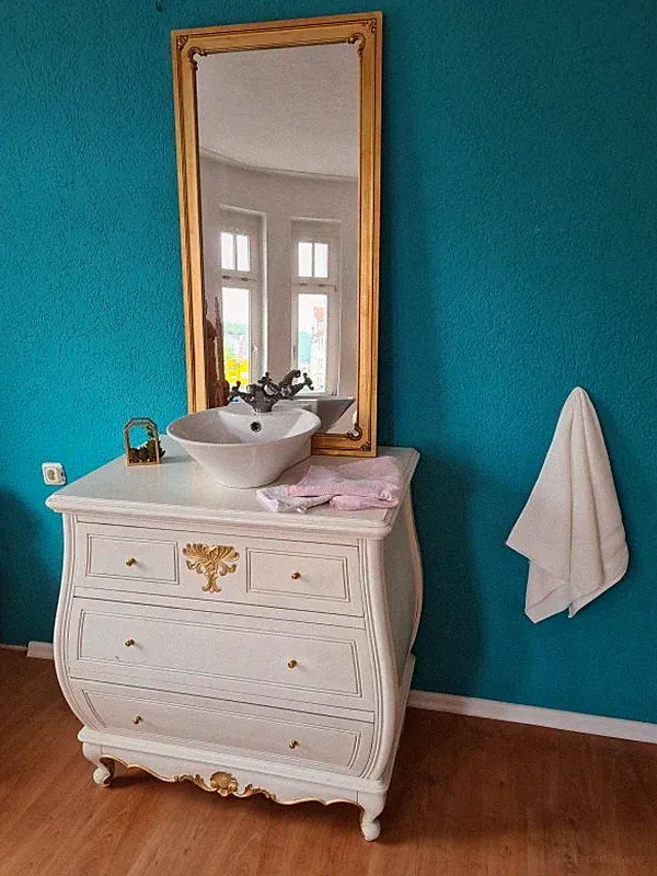 BADMÖBEL-SET KOMMODE SPIEGELWASCHTTISCH HOLZ WEISS-GOLD SHABBY-LOOK BAROCK-STIL