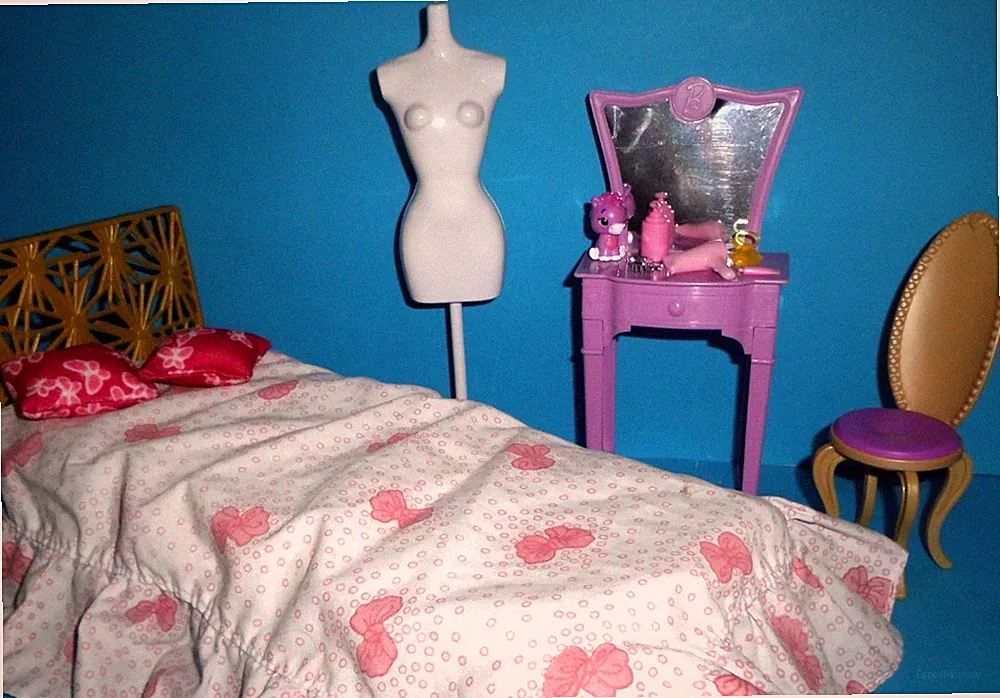 %**Barbie Möbel,Schlafzimmer*Bett*Schminktisch*Stuhl*Kleiderständer/Brüste...**%