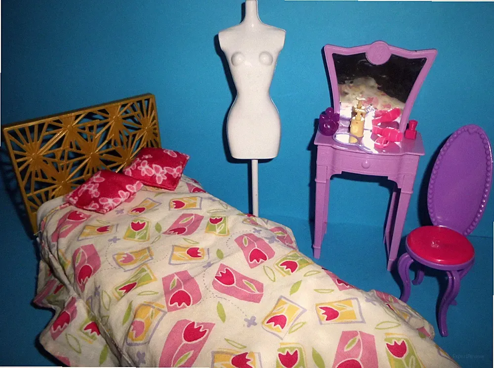 %**Barbie Möbel,Schlafzimmer*Bett*Schminktisch*Stuhl*Kleiderständer/Brüste...**%