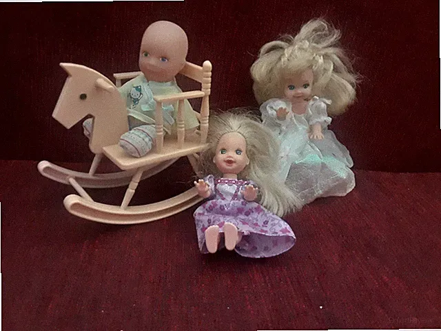 ⛱ Barbie Petra Kindermöbel ⛱ Schaukelpferd ⛱ Shelly Baby Püppchen ⛱ TLC