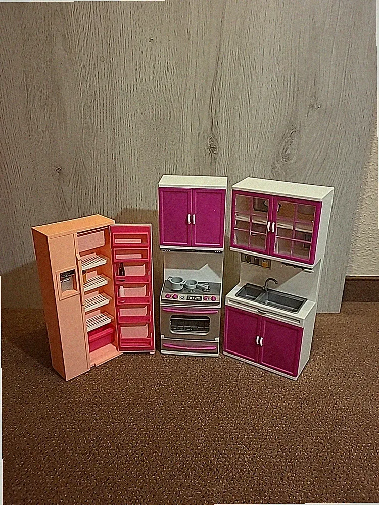 Barbie ,Steffi, Petra Küche mit Herd mit Geräuschen, Spüle und Kühlschrank