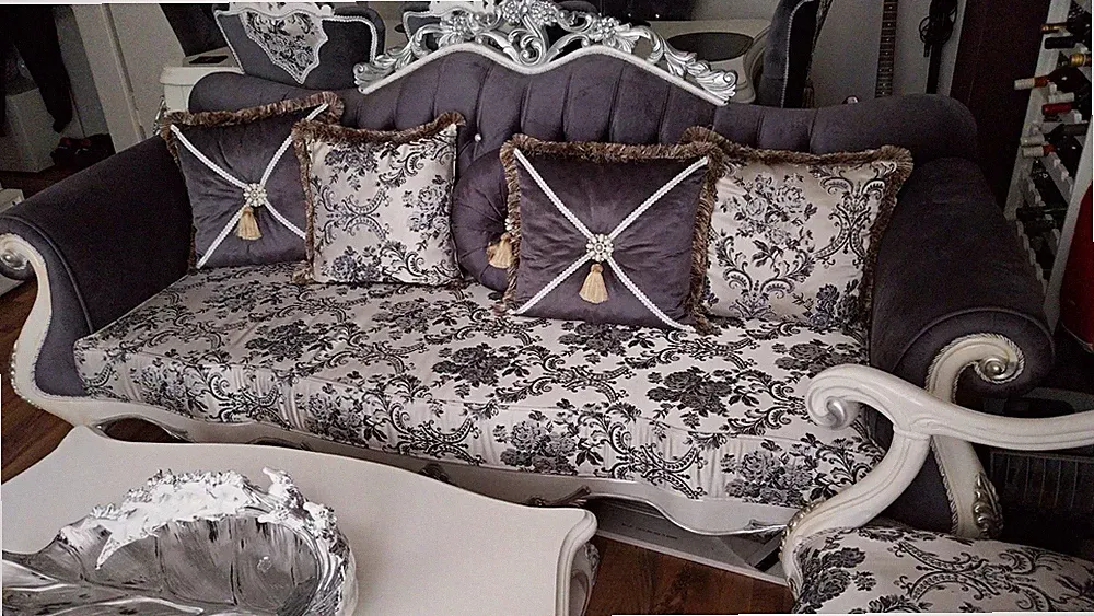 Barock Sofa 3-Sitzer Grau/Silber gemusterter Stoffbezug Holzgestell mit Kissen