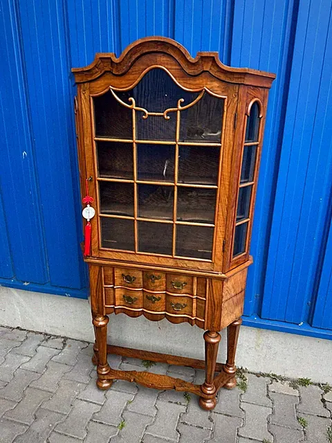 Barockvitrine Vitrine Barock klein Nussbaum Furnier antik um 1880