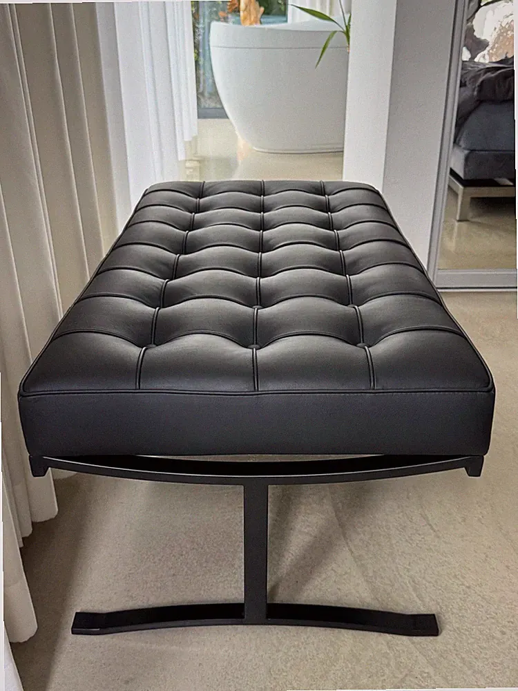 Bauhaus Lederbank Schwarz mit matt schwarzem Edelstahlfuß Länge 100 cm Echtleder