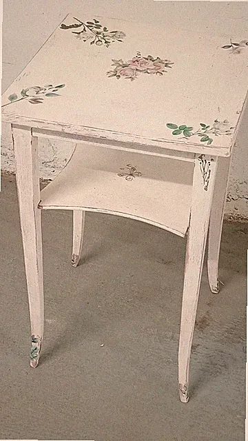 Beistelltisch Rosegarden im Shabby Chic Look