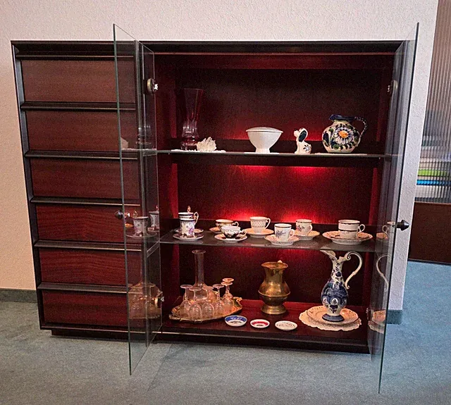 beleuchtete Glasvitrine - mit Schubladenschrank - 2 teilig - 120 x 101 x 40 cm