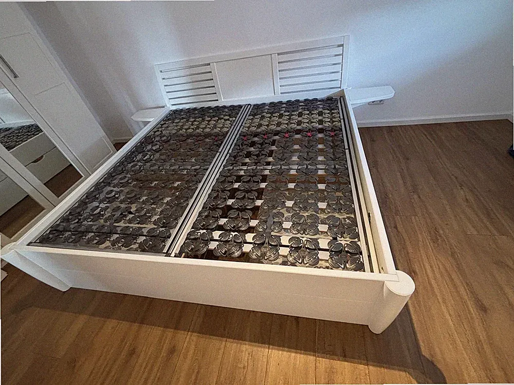 Bett (Preis VB)