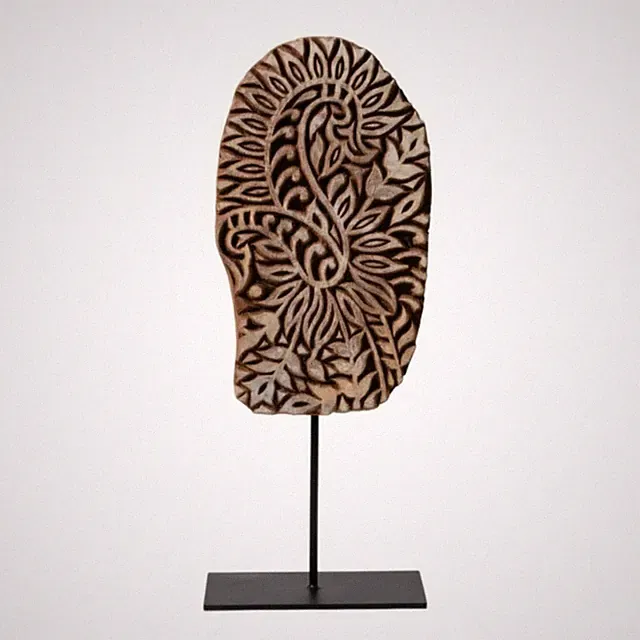 Blattskulptur aus Kunstharz modern Dekoaufsteller minimalistisch für Regal