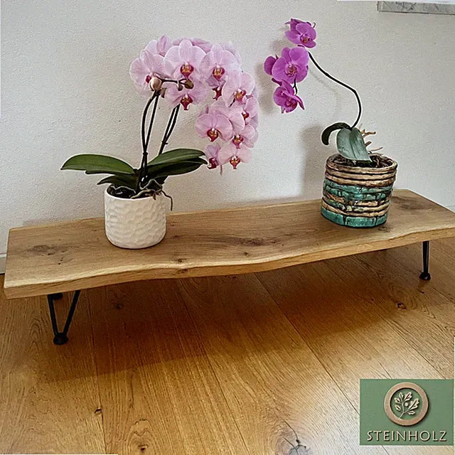 Blumenbank aus Eiche mit natürlicher Baumkante – Natürliches Design für Ihre Pfl
