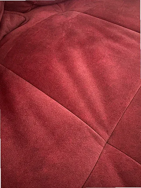Bordeauxrotes Samt Sofa, dreiteilig, modern, mit Kissen und Hocker, 4-Sitzer