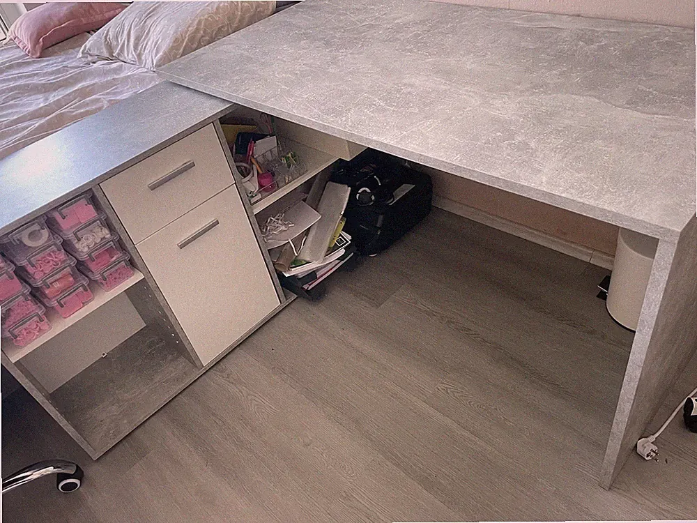 Bürö-/ Schreibtisch