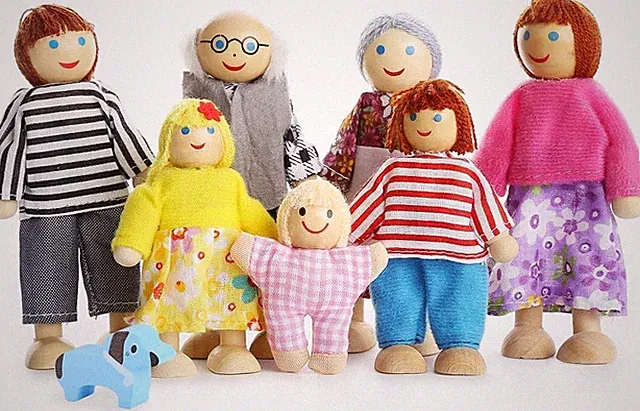 Bunte Kleidung, Mini-Design, ideales Geschenk für Kinder, 7-teiliges Puppenhaus