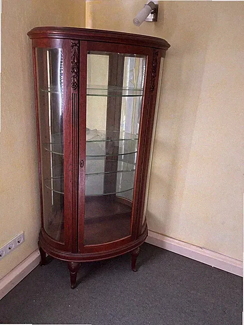 Chippendale Glas/Holz Eckvitrine halbrund