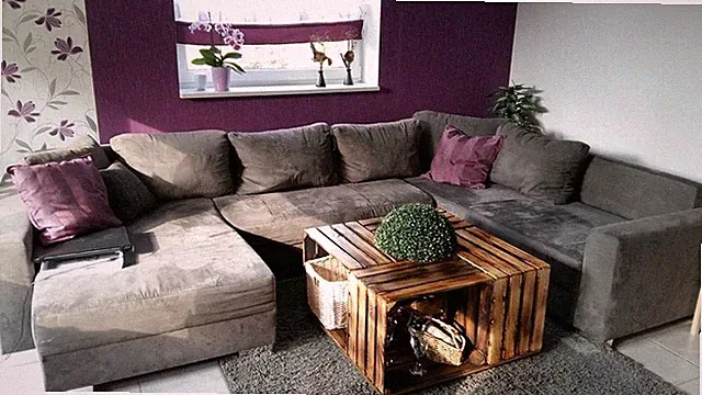 Couchtisch aus geflammten Apfelkisten auf Rollen ohne Glasplatte * 81x81x44cm *