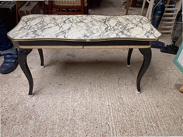 Couchtisch aus Kunstmarmor schwarz lackiert Holzgestell 90 x 40 cm x 48 cm hoch