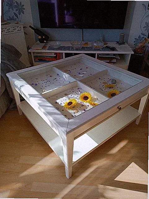 Couchtisch weiß mit grosser Schublade von Ikea
