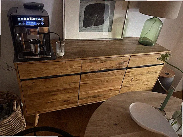 Das elegante Board aus massivem Eichenholz
