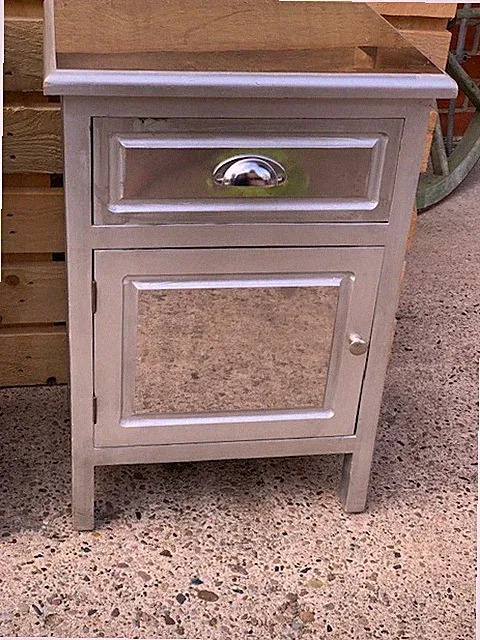 Designer Nachttisch Art deco 2