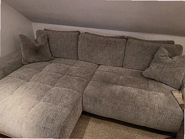 Ecksofa mit Schlaffunktion und Bettkasten