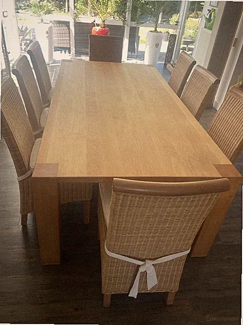 Eichentisch massiv, geölt, 223 x 109 cm. MIT 8 Stühlen
