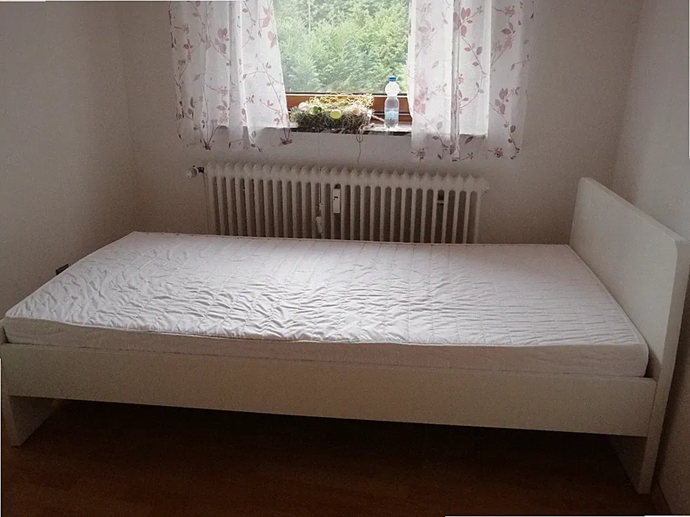 Einzelbett 90 x 200 von Ikea weiß