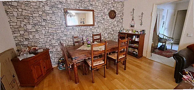 Essgruppe aus Holz mit 6 Stühlen – rustikal / Landhausstil