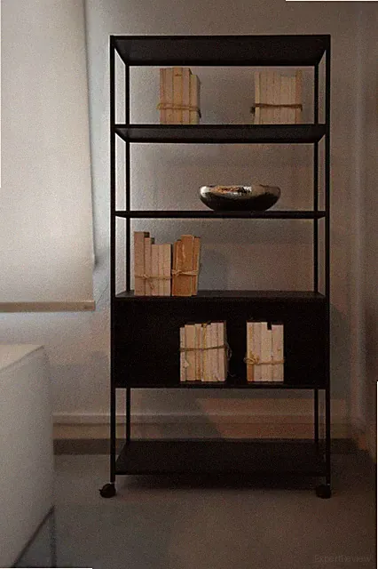 Exklusives Metallregal auf Rollen – Designerstück Nordic Style – Made in Eur