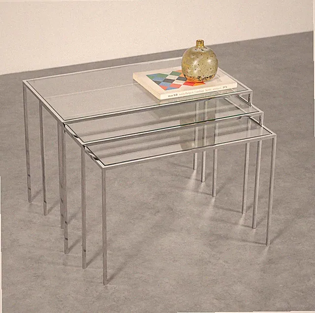 Filigrane Mid-Century-Modern Satztische aus Chrom & Glas