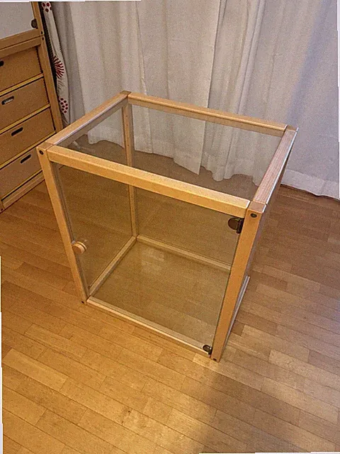 Flötotto Profilsystem Glasvitrine